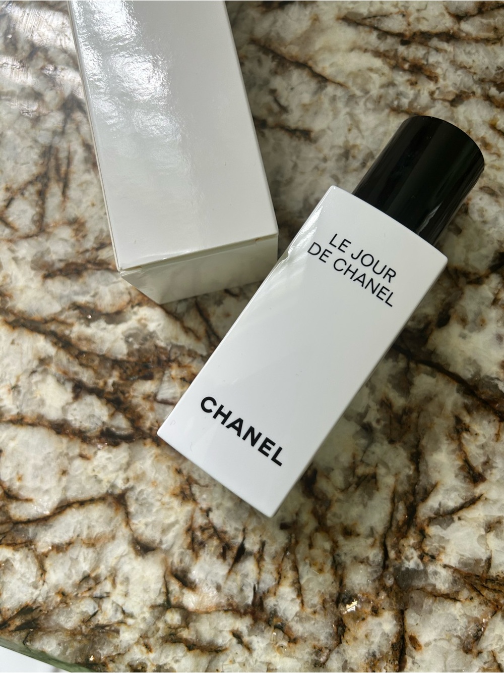 CHANEL Le Jour De Chanel Morning Activating serum skincare/skin enchancer new